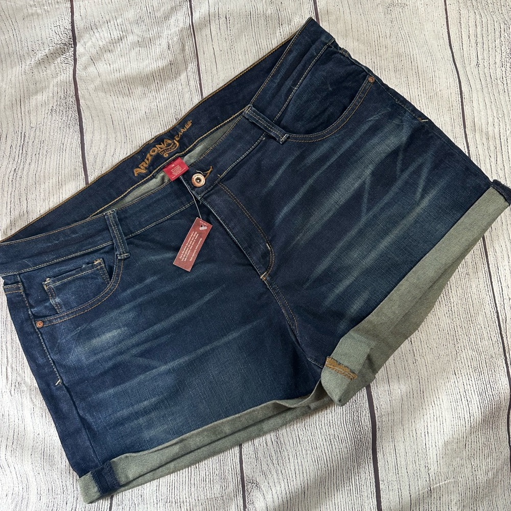 Arizona company dark wash shorts size 19 new with tags